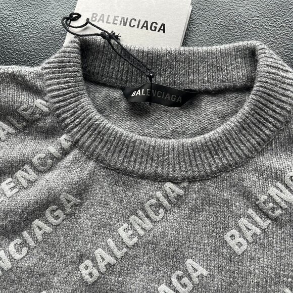 NWT Balenciaga Crewneck Pullover Sweater Heather Grey Cashmere Knit  Mini Logo - Picture 2 of 6